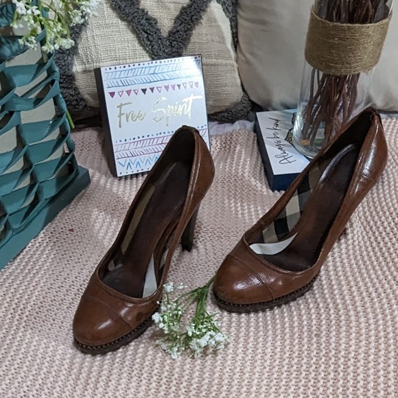 Burberry Patent Leather Pumps - Picture 2 of 2